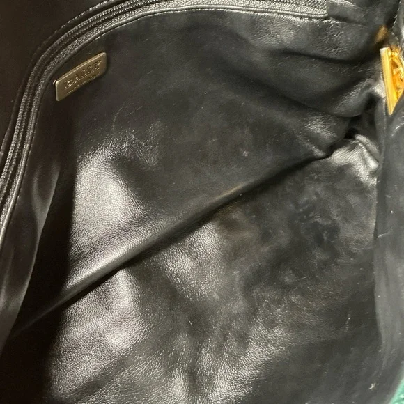 Bally Quilted Lambskin Handbag With Gold B Logo “Host Pick” - Picture 16 of 16